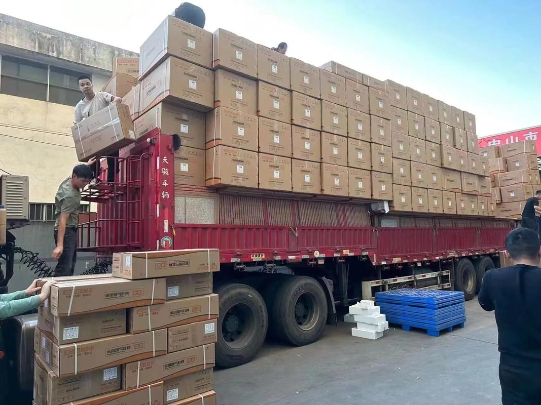 高原上的搬運力量 拉薩裝卸工的職業紀實